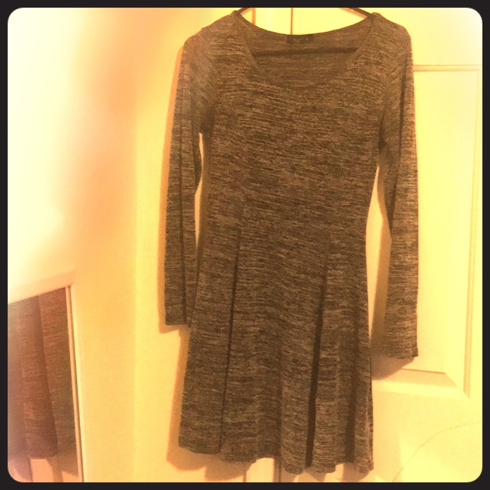Black and grey mix long sleeve dress.